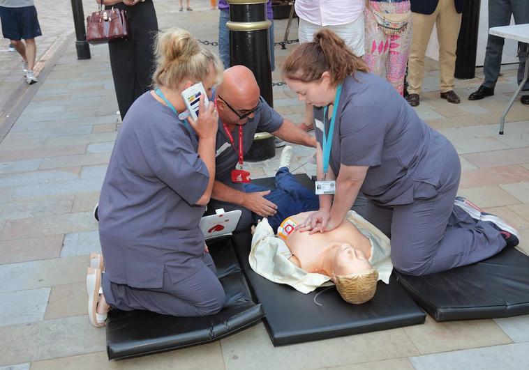 Hope Charity Trust funds community defibrillators in Gibraltar Sur in